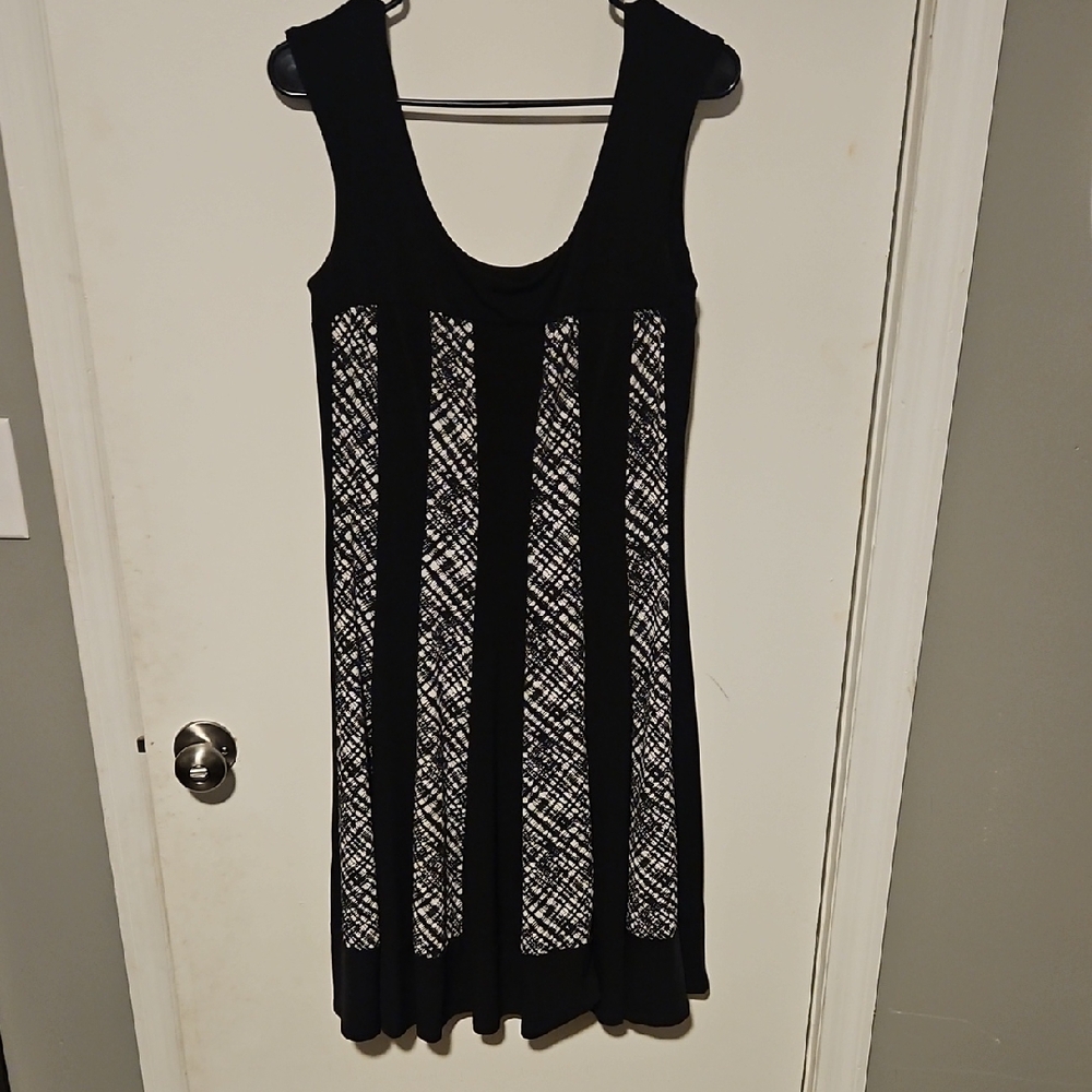 Black and White Sleeveless Dress